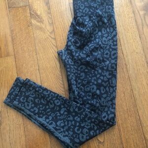 Amazon Ruched butt NWOT athletic leggings